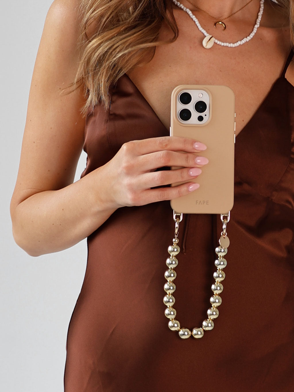 Handyhülle mit abnehmbaren silbernen Ösen - beige